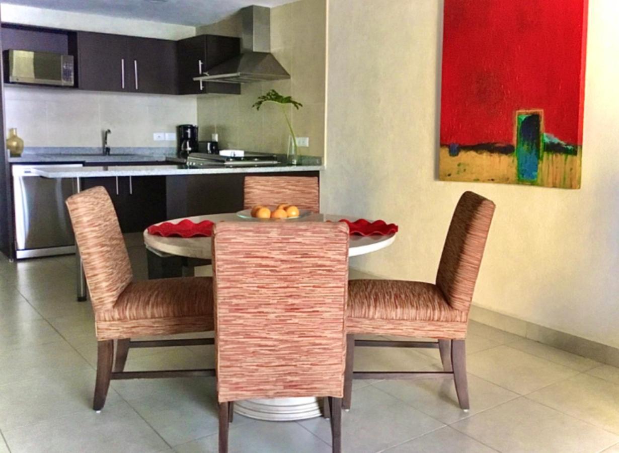Apartamentos Grand Venetian Puerto Vallarta Exterior photo
